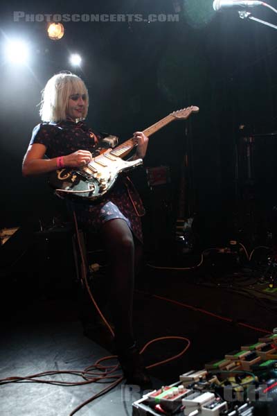 THE JOY FORMIDABLE - 2010-04-21 - PARIS - La Fleche d'Or - Rhiannon Bryan